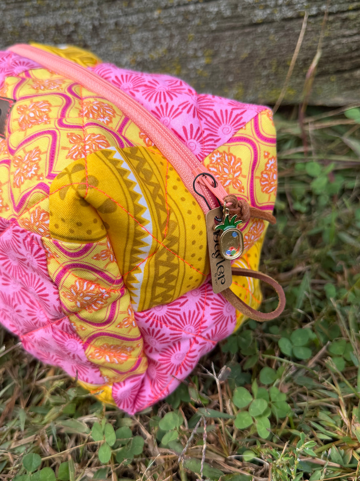 Kauai Puffer Medium Pouch
