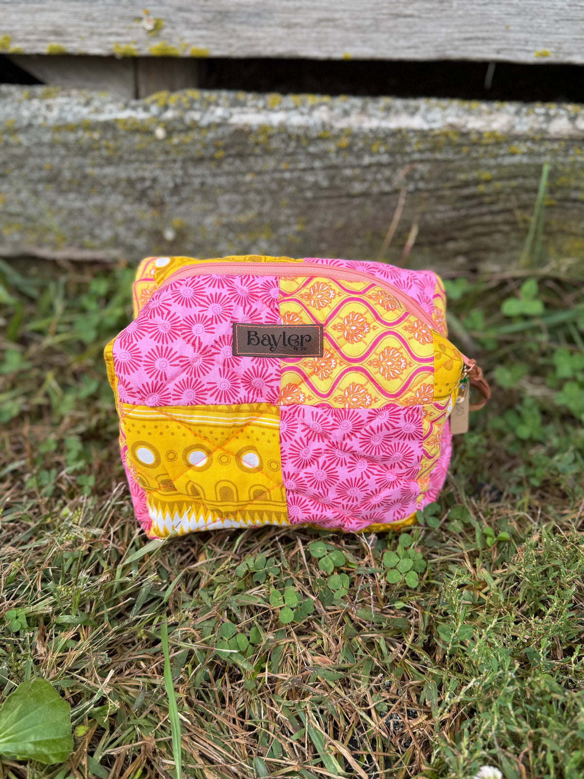 Kauai Puffer Medium Pouch