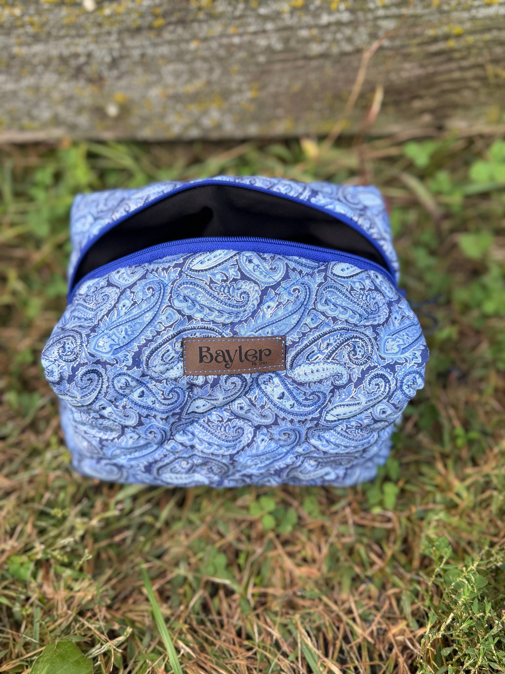Paisley Puffer Medium Pouch
