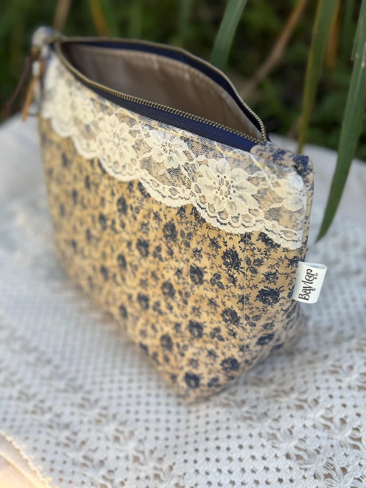 Victoria Lace Medium Pouch