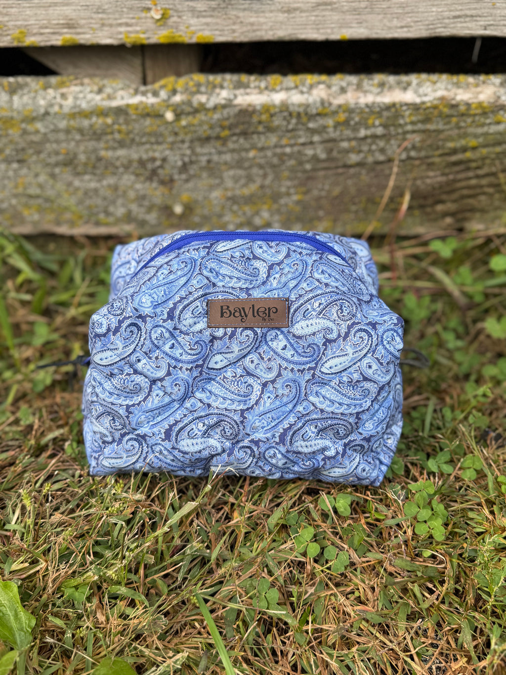 Paisley Puffer Medium Pouch