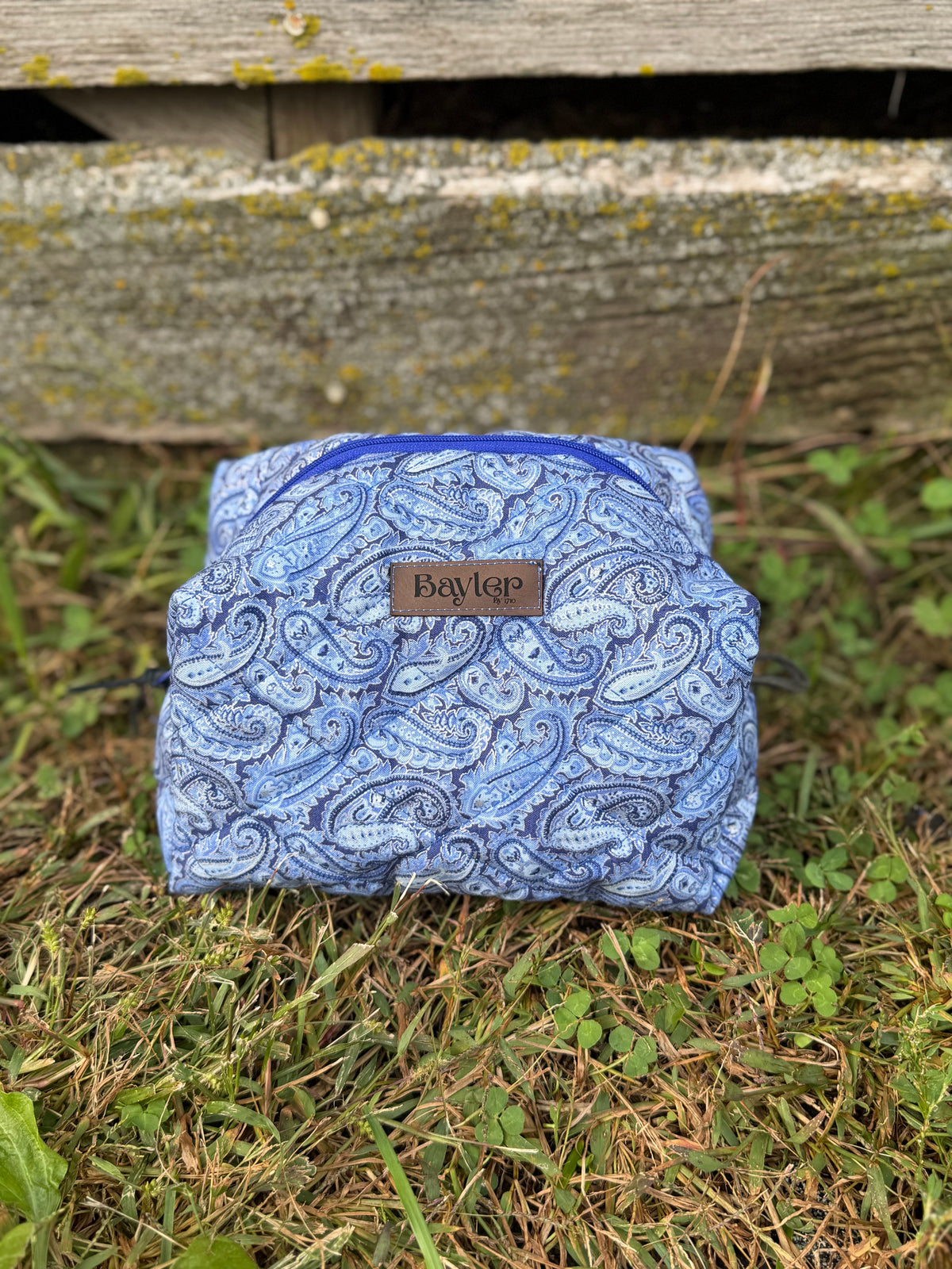 Paisley Puffer Medium Pouch