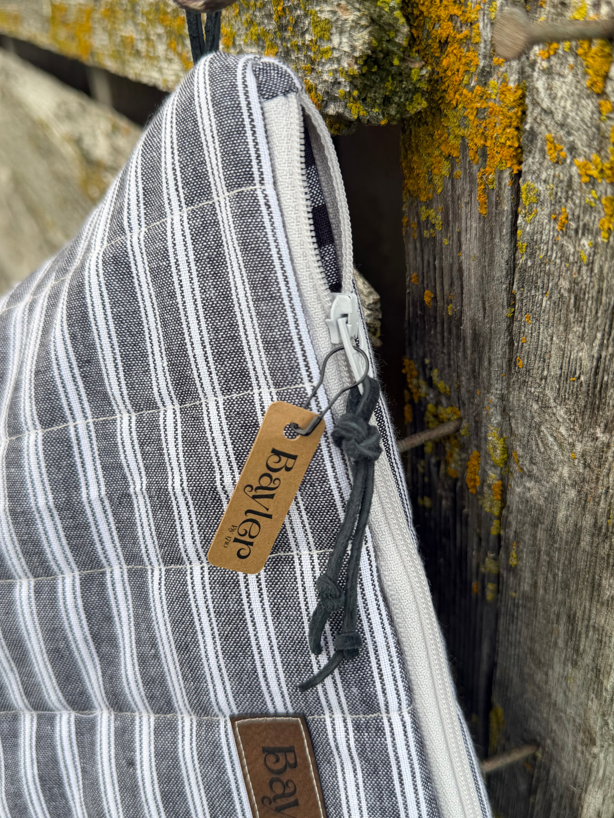 Graphite Stripe Medium Pouch