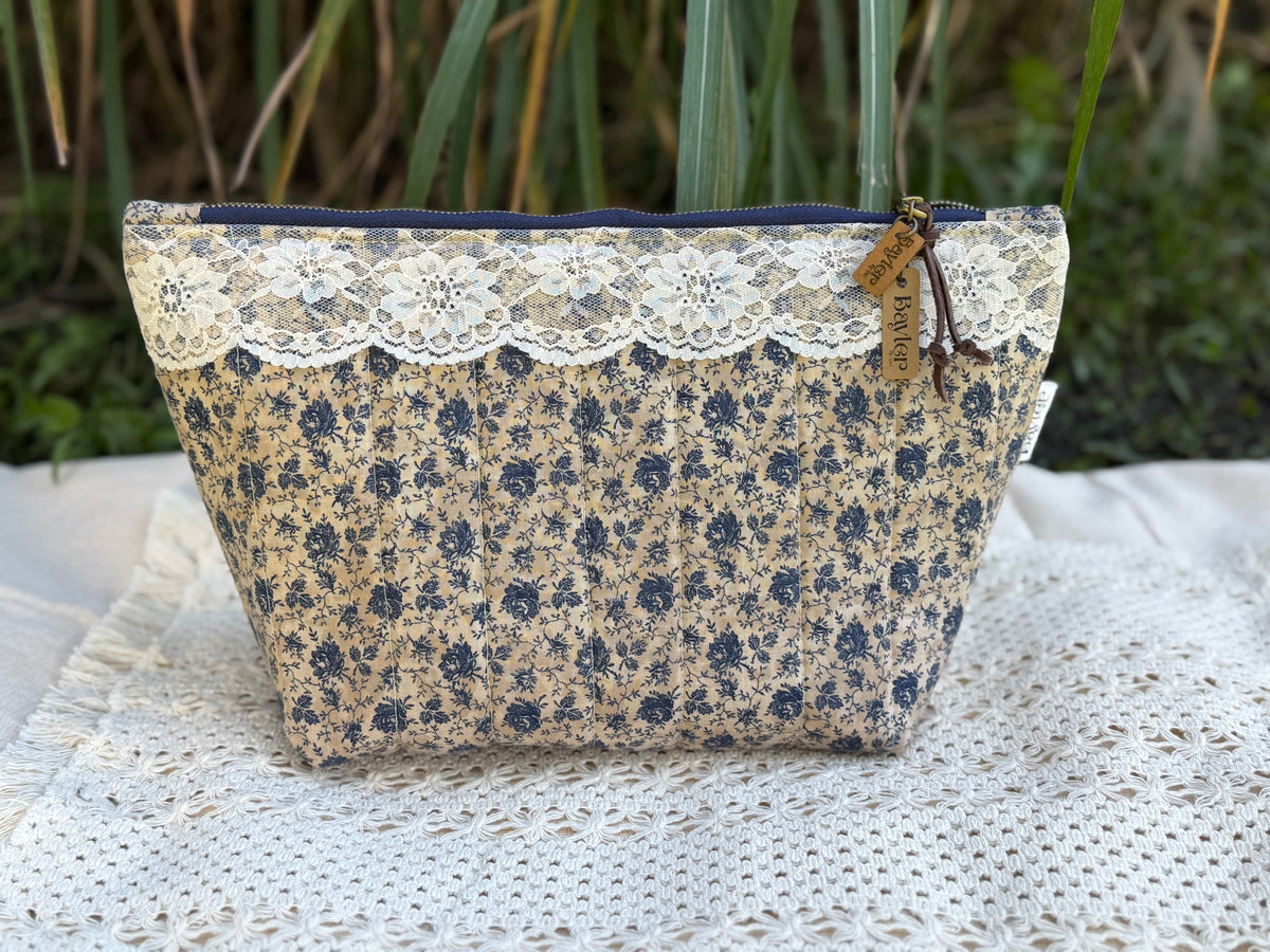 Victoria Lace Medium Pouch