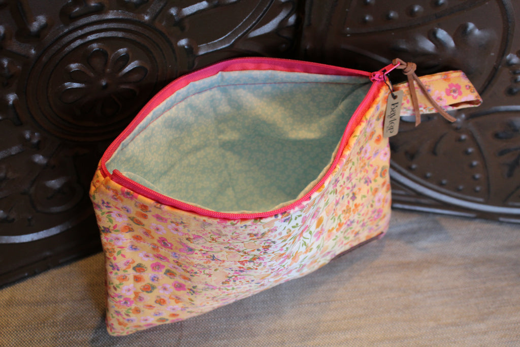 Summer Lilly Flat Zip Bag